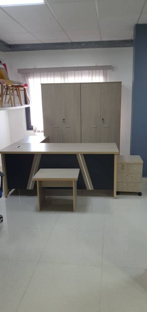 Ensemble de bureau CAPITONE 024