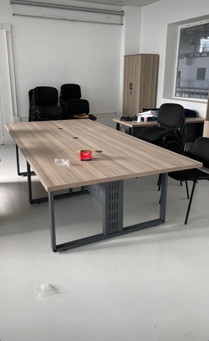 table de r&eacute;union