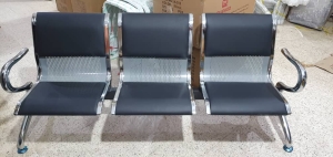 chaise triplette capitonne