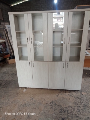 Armoire 4 portes semi vitrer erable